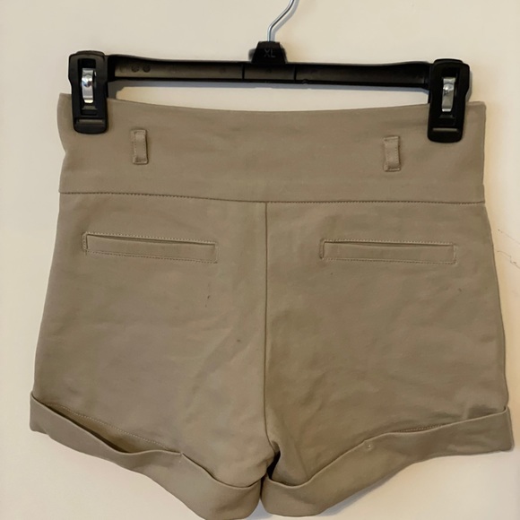 Papya Shorts - Picture 2 of 3